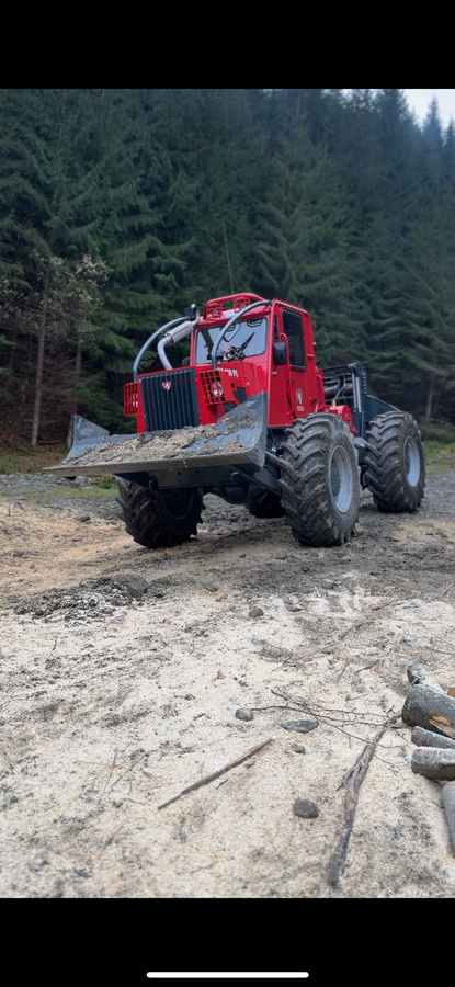 Vând tractor forestier